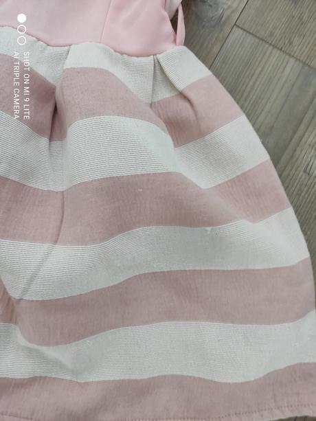 Ruzovo-biele saty, s