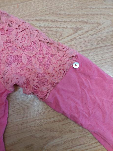 Ruzove predlzene tricko s cipkou, m