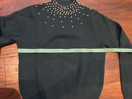 Pulover s perličkami, s