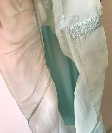 Saty guess z pravého hodvábu 40/42, guess,l