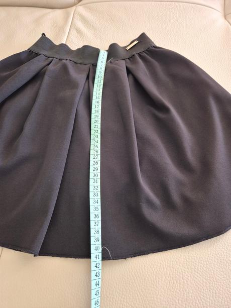 Čierna sukňa 152, 152