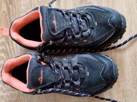 Turisticke topanky, 32