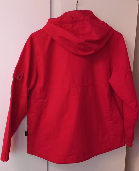 Tenká vetrovka, 152