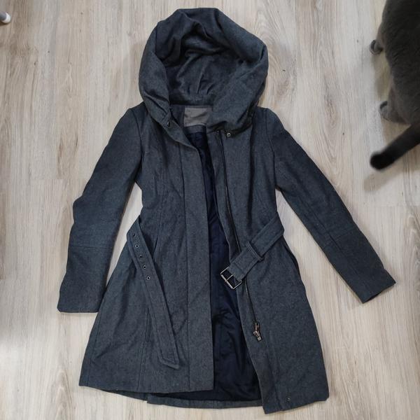 Našla som v pivnici kabát. Nosí sa ešte takýto?