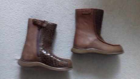 Čižmičky hnedé, zn. forst schohes clark - č- 20-23, 20