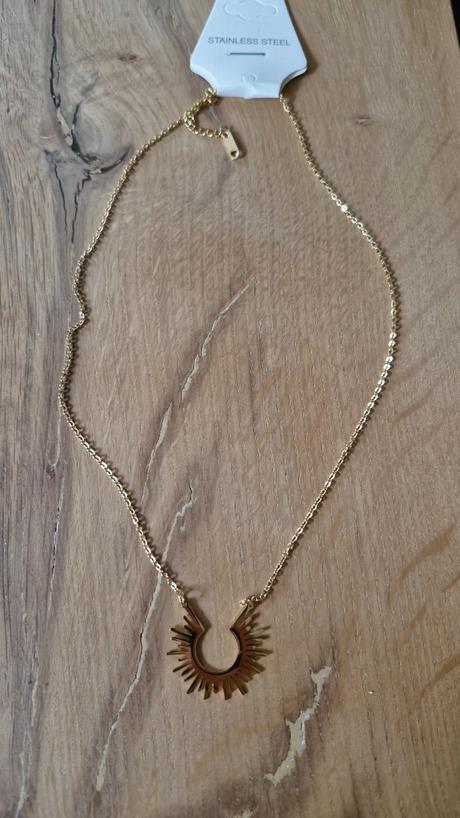 Náhrdelník z chirurgickej ocele sun, 