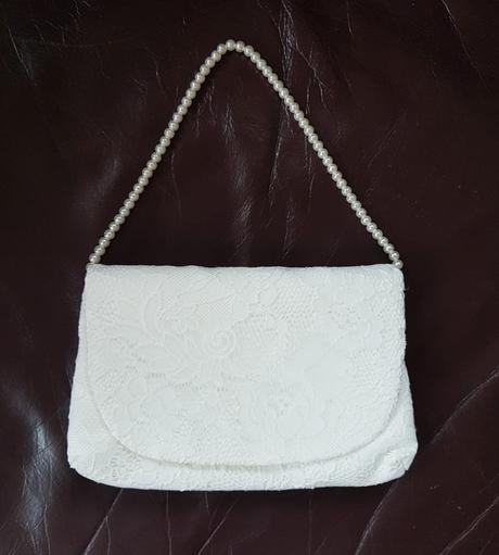 Biela čipkovaná kabelka,