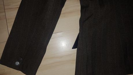 Kostým v odtieňoch zelenej, 42