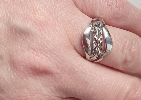 Strieborný prsteň, 
