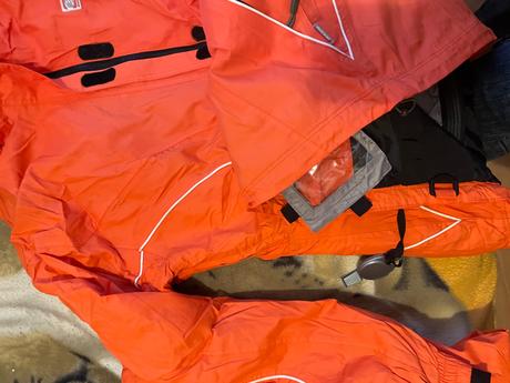 Oteplovačky a bunda, 42