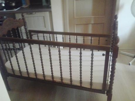 Predam taliansku vyrezavanu postielku, šírka (cm): 80,dĺžka (cm): 160