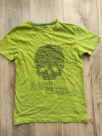 Nenosené tričko, 152