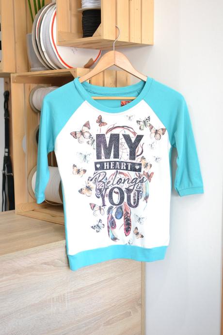 Tyrkysovo-biele tričko m, m