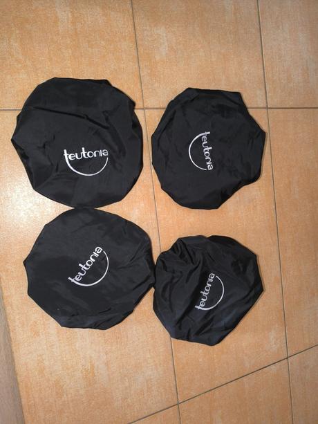Návleky na kolesá, teutonia