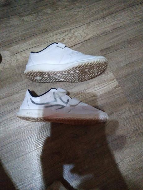 Tenisky aj na telesnú, decathlon,32