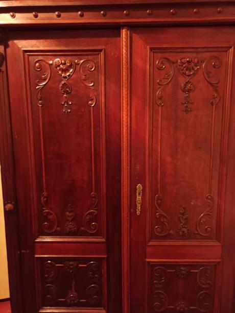 Starožitná skriňa, 