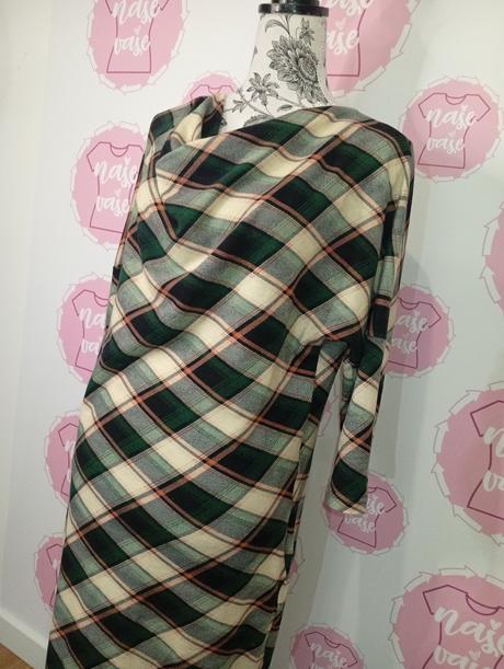 Svetríkove šaty, 42