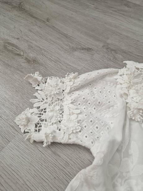 Madeirový top s čipkou, s