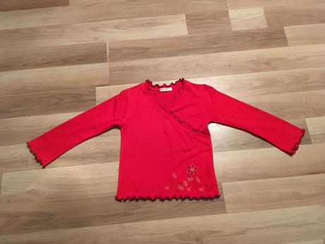 Červené tričko s dlhým rukávom, 122