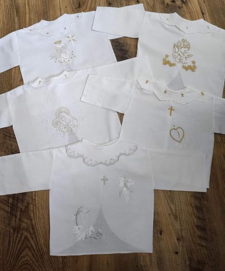 Vyšívané košieľky na krst, 