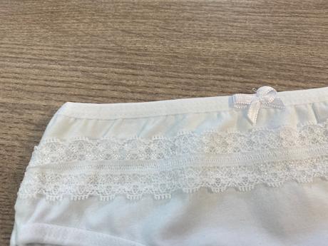 Bavlnené nohavičky s krajkou, 122 / 128