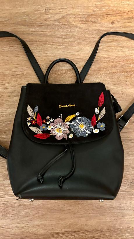 Batoh menší, david jones