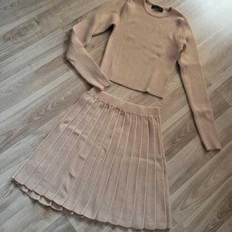 S bezovy set svetrik+ sukna, s