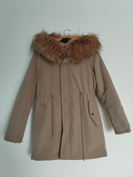 Dámska béžová bunda, s