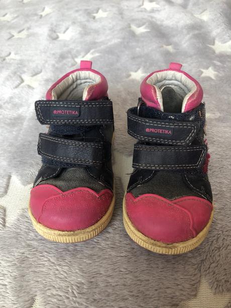 Topánky 21, protetika,21