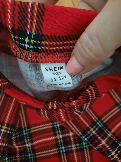 Dievčenské šaty, 146