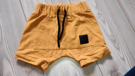 Despacito kraťasy, 98