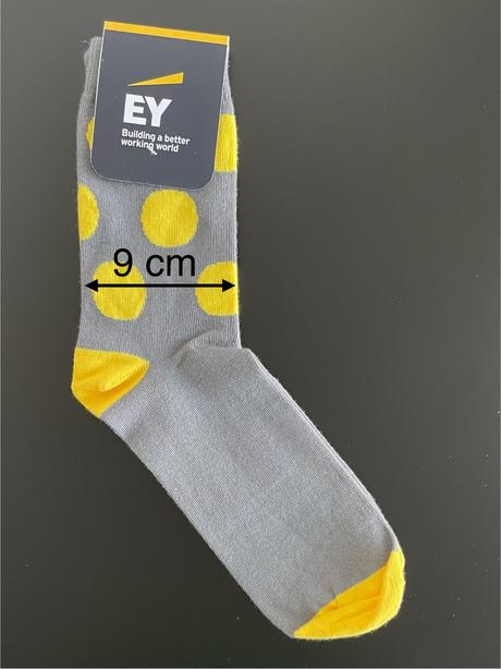 Ey ernst&young bodkované sivé žlté bodky, 40