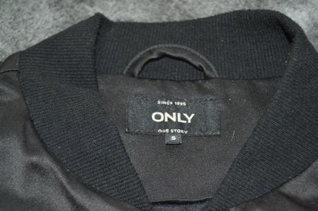 Dámska čierna bomber bunda only s kvetinovou výšiv, only,s