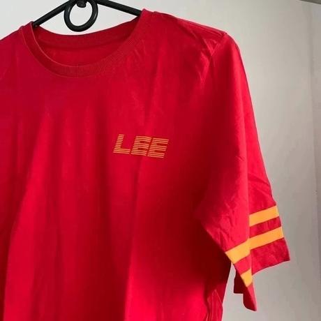 Cervene tricko lee, lee,s