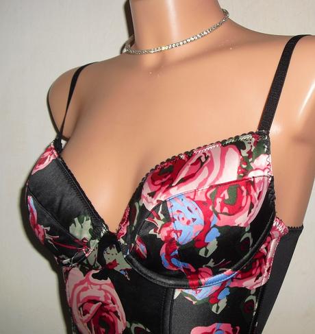 F&f kvietkovy satenovy korzetik, f&f,70b