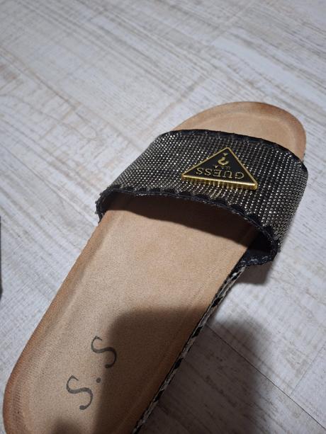 Šľapky guess, guess,38