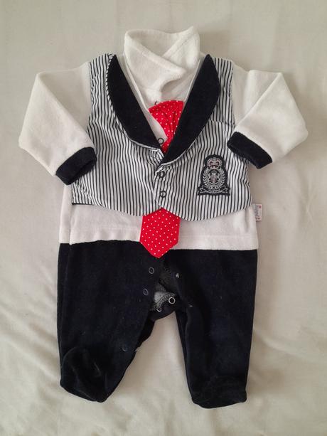 Slávnostné dupačky s kravatou, 56