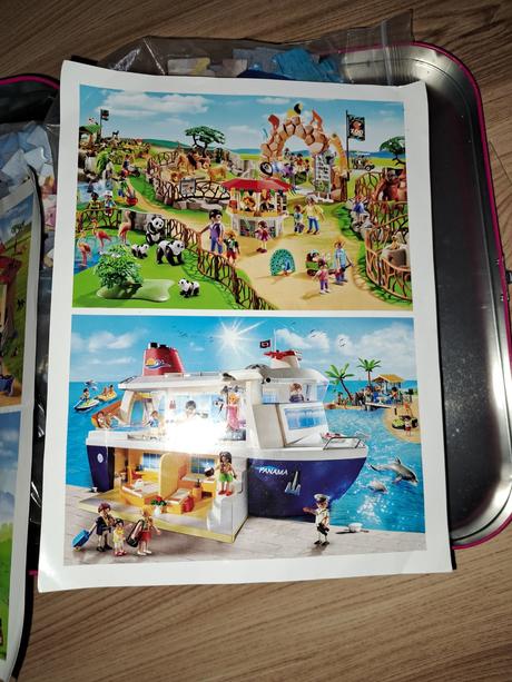 Puzzle playmobil 4v1 v plechovom kufríku, 