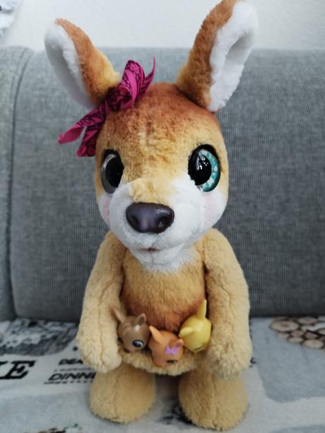 Fur real klokanica s babatkami, 