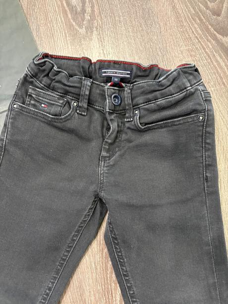 Tommy hilfiger cierne vysuchane rifle č.110, tommy hilfiger,110