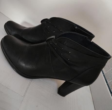 Krásne kožené kotníkové čižmičky, 40