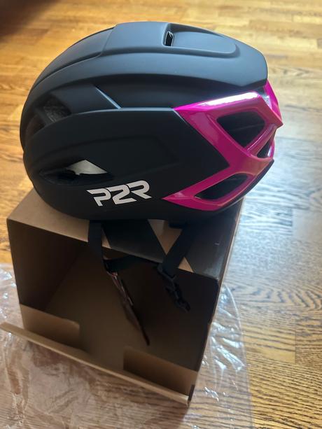 Ciklisticka prilba, m