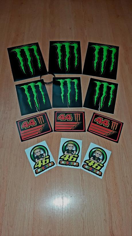 Set štýlových nálepiek monster+náramok,