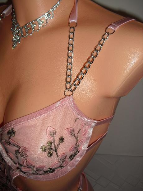 Sexy body s retiazkami podvazkove, s