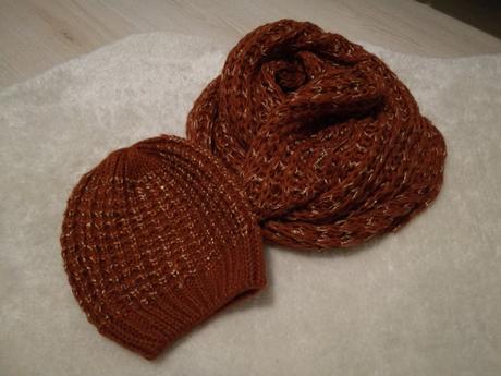 Set čiapka a šál,