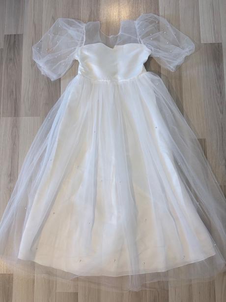 Šaty na 1. sv. príjimanie, 146 / 152