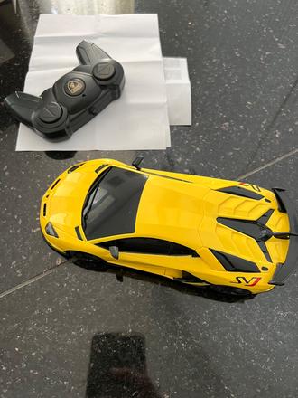 Rc lamborgini aventador svj na diaľkové ovládanie,