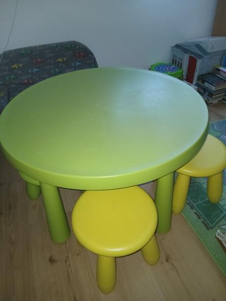 Stolík mammut + 3 stoličky,