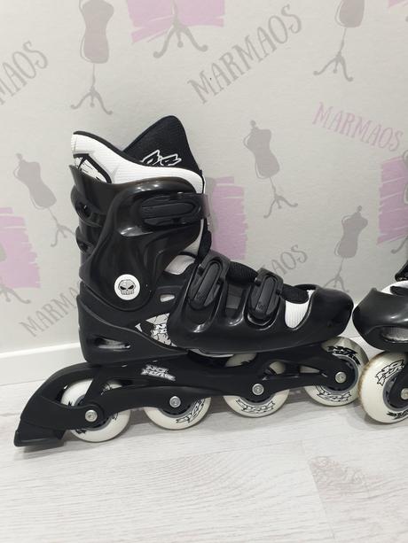 Kolieskové korčule (čiernobiele), 30