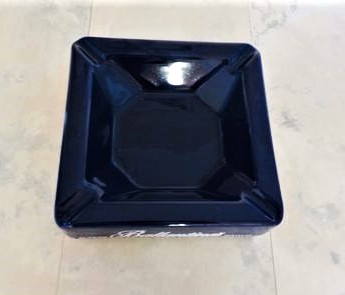 Porcelánový popolník, 